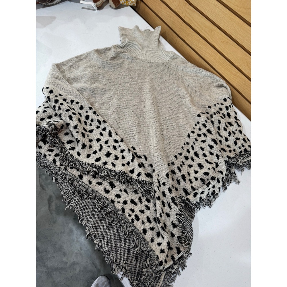 Entro Womens Leopard Print Fringe Turtleneck Knit Poncho Beige Black 1X 2X